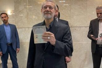 روز دوم ثبت‌نام انتخابات ریاست‌جمهوری؛ علی لاریجانی وارد رقابت شد