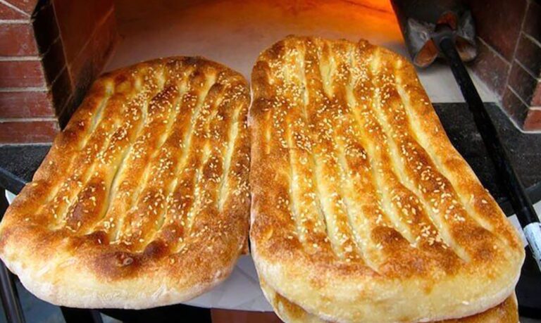 نماینده مجلس: افزایش بیش از ۴۰ درصدی قیمت نان در ۱۵ استان ایران