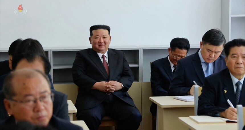 آزمون کتبی رهبر کره شمالی از وزیرانش!