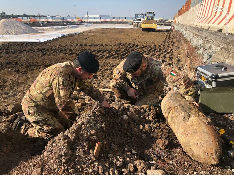 کشف بمب‌های به‌جامانده از داعش در دیوار مسجد تاریخی موصل
