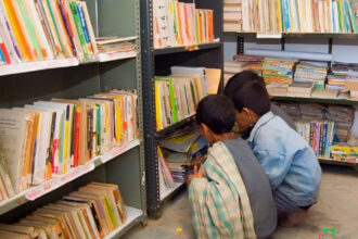 وزارت آموزش و پرورش؛ از قطع برق چاپخانه‌ها تا افزایش قیمت‌ها