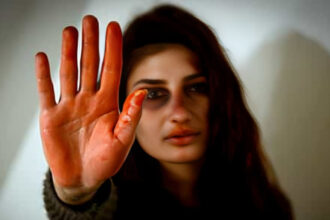 خشونت علیه زنان در ایران؛ صدایی که خاموش نمی‌شود