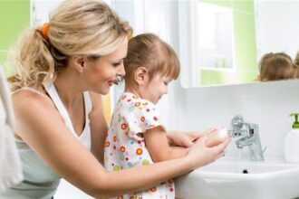 آیا بهداشت شخصی میکروب‌ها را از بین می‌برد یا آنها را ایجاد می‌کند؟