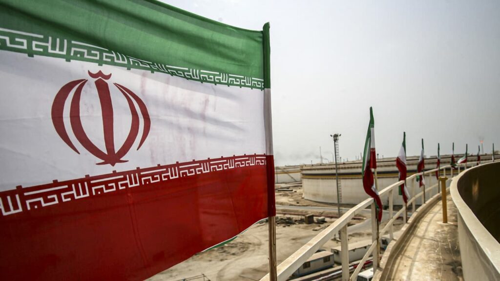 فرار سرمایه ایرانى اقتصاد را تهدید می‌کند