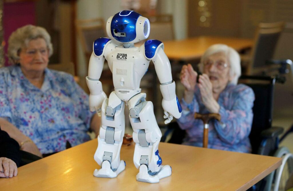 ربات‌هایی برای مراقبت از سالمندان: ترکیبی از فناوری و شفقت انسانی