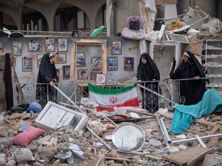 گرانی فزاینده کالاهای اساسی در ایران، شهروندان را تحت فشار قرار می‌دهد