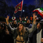 اعتراضات ایران به فاجعه تبدیل شد: کارمند هلال احمر کشته شد