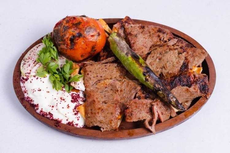 اسکندر کباب غذایی که ترک‌ها را حتی بیشتر از خارجی‌ها از هم جدا می‌کند!