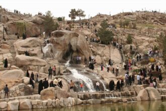 گردشگری داخلی در ایران: فرار از بحران‌ها یا کشف زیبایی‌های سرزمین مادری؟