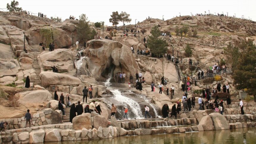 گردشگری داخلی در ایران: فرار از بحران‌ها یا کشف زیبایی‌های سرزمین مادری؟