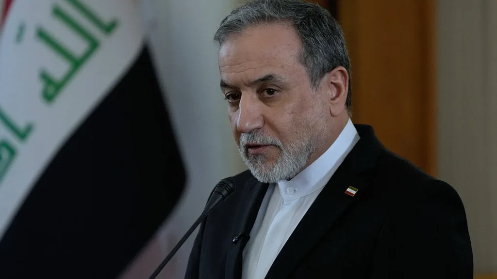 نظام سیاسی ایران؛ انقلاب مقدس یا تمرکز قدرت پس از خمینی؟