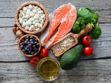 غذاهای مفید بعد ۶۰؛ راز طول عمر واقعی