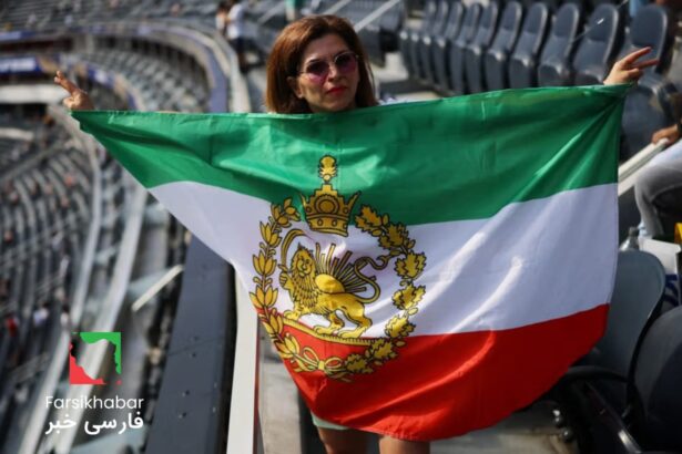 حضور پرچم شیر و خورشید در ورزشگاه با حواشی جنجالی