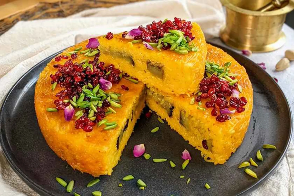 طرز تهیه تهچین ایرانی: دستور طلایی و خوشمزه 2 طرز تهیه تهچین ایرانی: دستور طلایی و خوشمزه